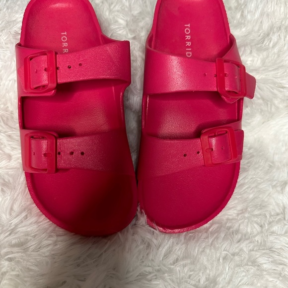 Hot pink torrid double buckle slide - Picture 3 of 4